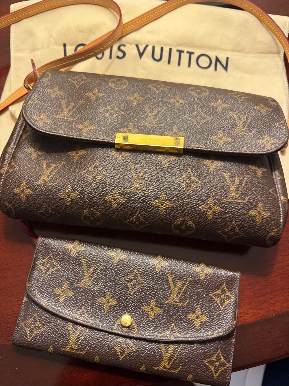 AUTHENTIC Louis Vuitton Favorite MM Brown Canvas Shoulder/crossbody Bag